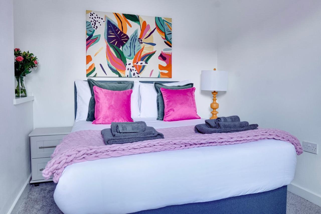 בירקנהד Modern 2 Bedroom Flat - 15 Minutes To Liverpool מראה חיצוני תמונה